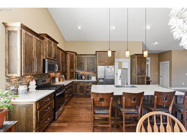 1400 HOLLOWAY MEWS, Coos Bay, OR 97420