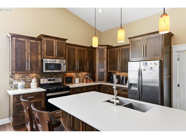 1400 HOLLOWAY MEWS, Coos Bay, OR 97420