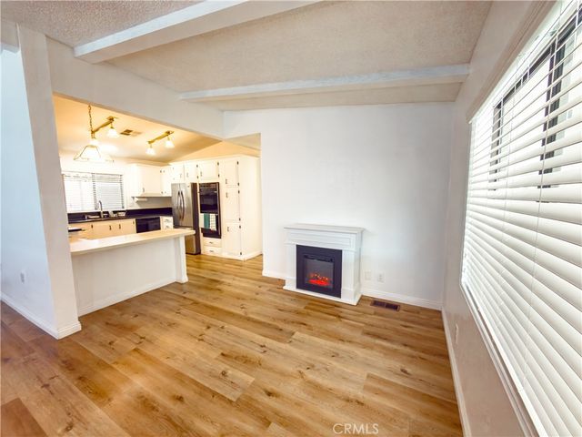 840 E Foothill Boulevard 203, Azusa, CA 91702