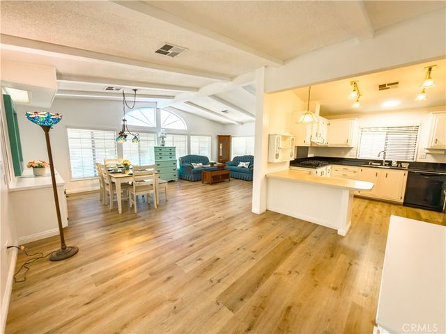 840 E Foothill Boulevard 203, Azusa, CA 91702