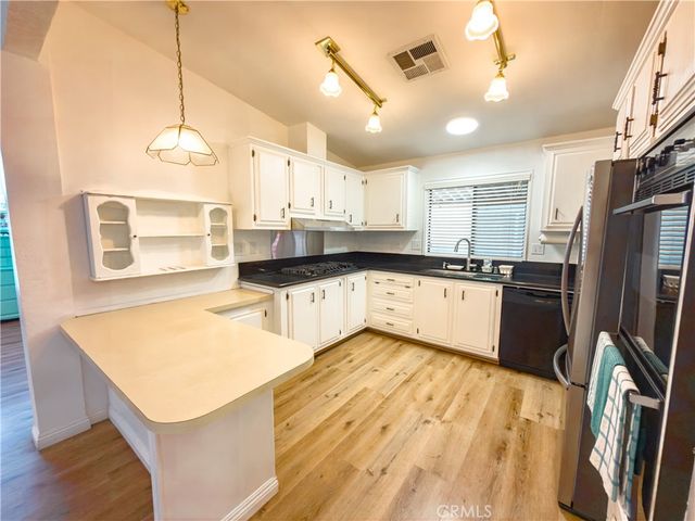 840 E Foothill Boulevard 203, Azusa, CA 91702