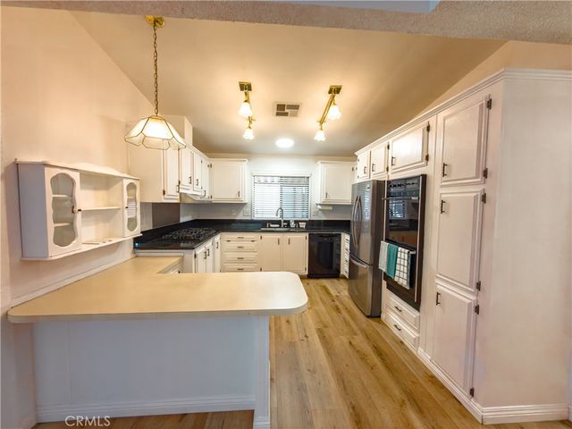 840 E Foothill Boulevard 203, Azusa, CA 91702