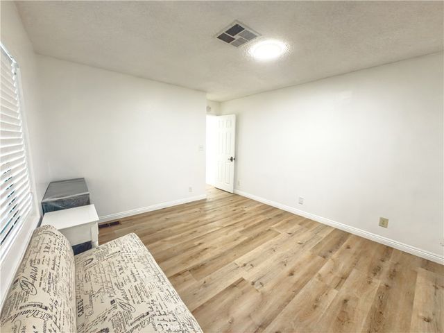 840 E Foothill Boulevard 203, Azusa, CA 91702