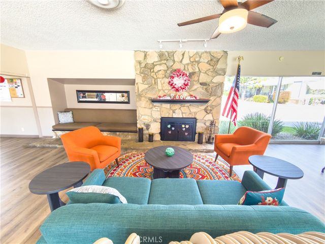 840 E Foothill Boulevard 203, Azusa, CA 91702