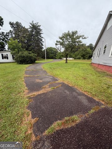 598 Corinth Road, Hogansville, GA 30230