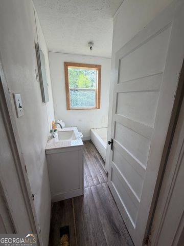 598 Corinth Road, Hogansville, GA 30230