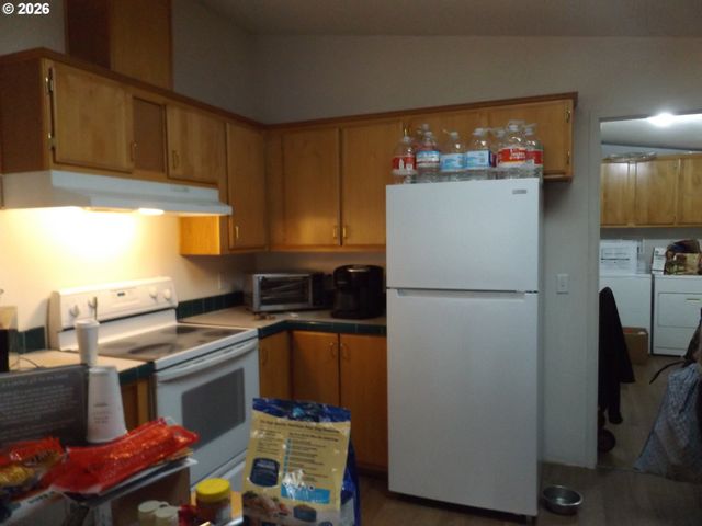 130 RIVER RIDGE Ave, Roseburg, OR 97471