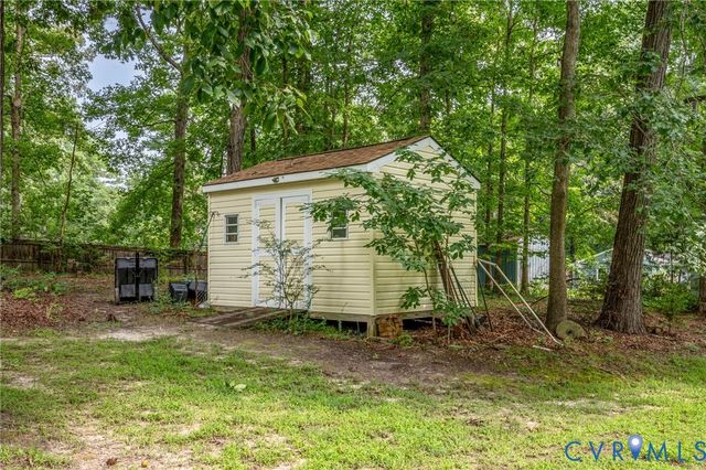 13703 Happy Hill Rd, Chester, VA 23831