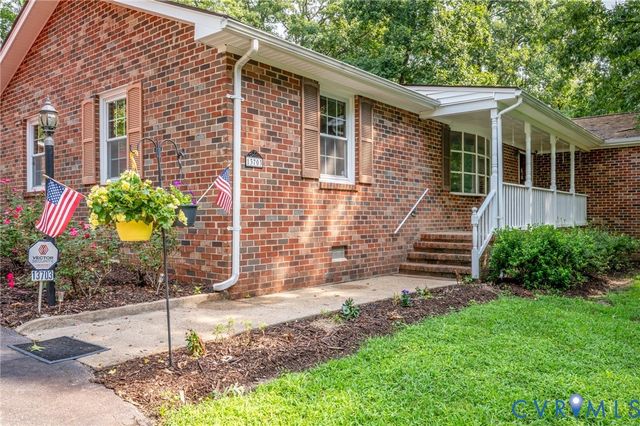 13703 Happy Hill Rd, Chester, VA 23831