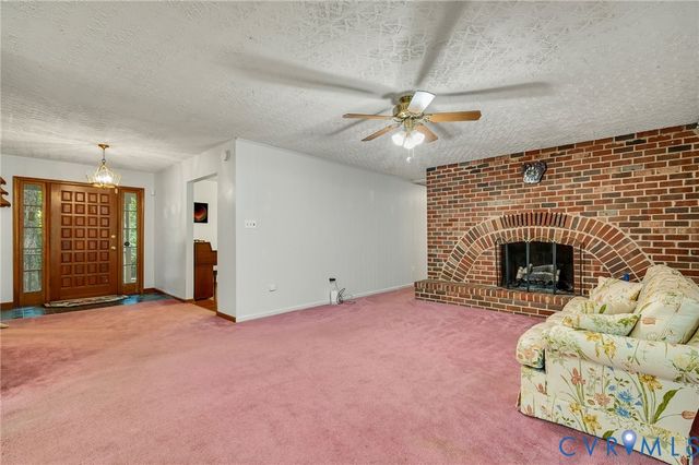 13703 Happy Hill Rd, Chester, VA 23831