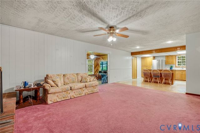 13703 Happy Hill Rd, Chester, VA 23831