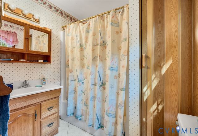 13703 Happy Hill Rd, Chester, VA 23831