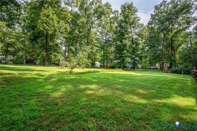13703 Happy Hill Rd, Chester, VA 23831