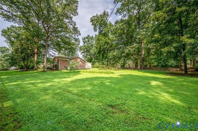 13703 Happy Hill Rd, Chester, VA 23831