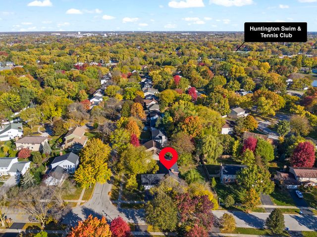 210 Westmoreland Lane, Naperville, IL 60540