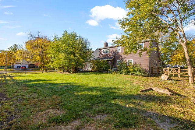 210 Westmoreland Lane, Naperville, IL 60540