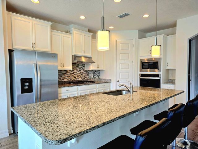 1033 WOOD DALE CIRCLE, Oviedo, FL 32765