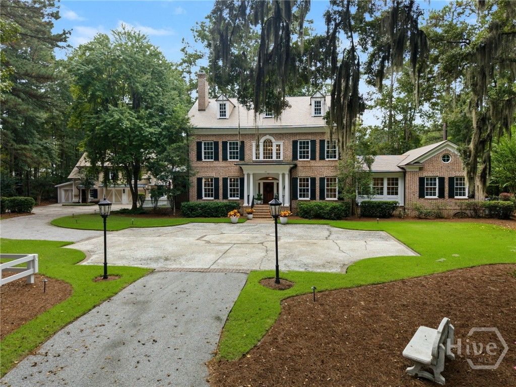 Image 2 of property listing at 36 Belted Kingfisher Lane, Richmond Hill, GA 31324