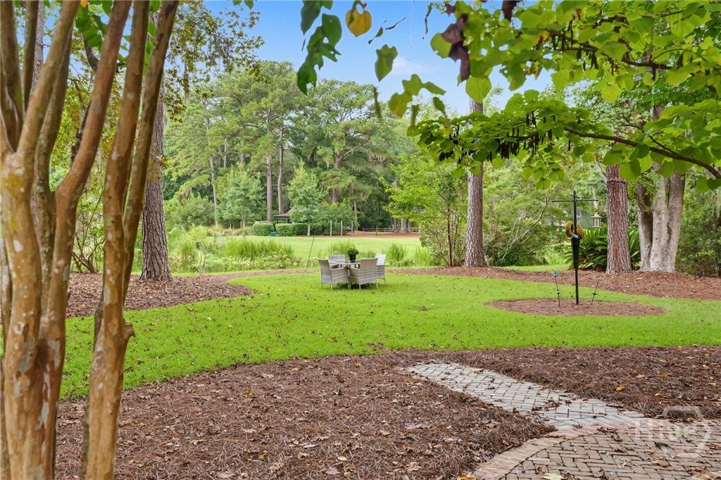 Image 8 of property listing at 36 Belted Kingfisher Lane, Richmond Hill, GA 31324