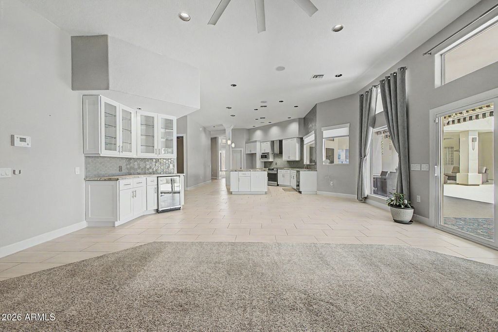 Image 19 of property listing at 4753 W FALLEN LEAF Lane, Glendale, AZ 85310