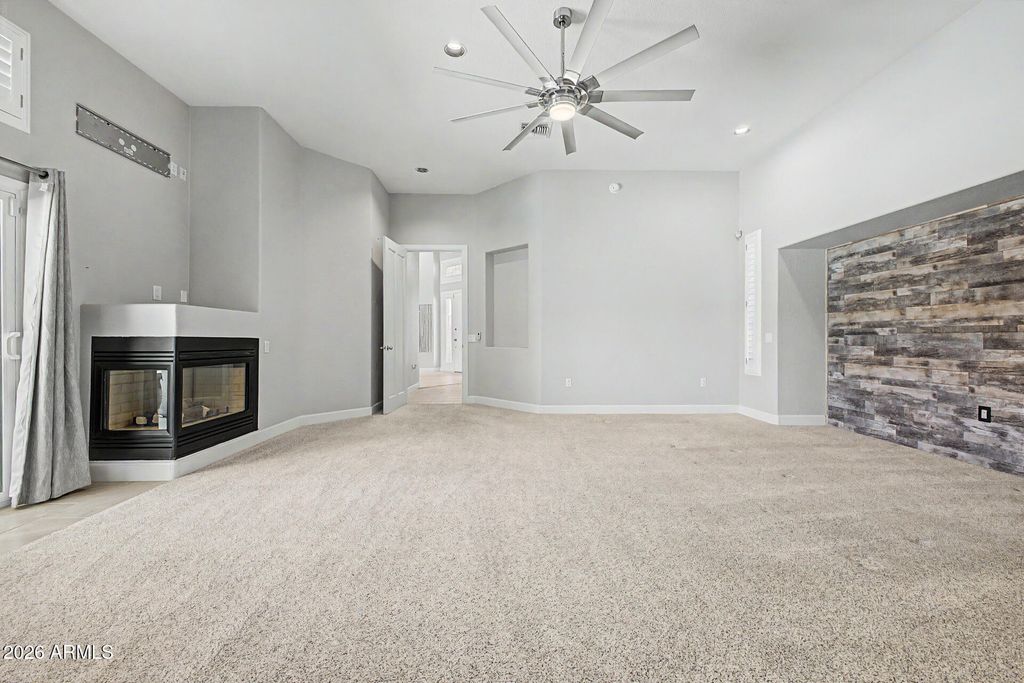 Image 23 of property listing at 4753 W FALLEN LEAF Lane, Glendale, AZ 85310