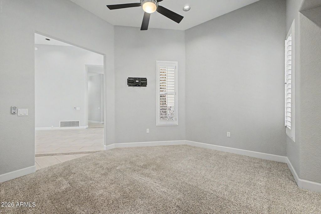 Image 54 of property listing at 4753 W FALLEN LEAF Lane, Glendale, AZ 85310
