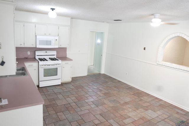 5889 State Hwy 300, Longview, TX 75604