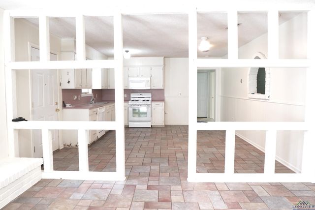 5889 State Hwy 300, Longview, TX 75604