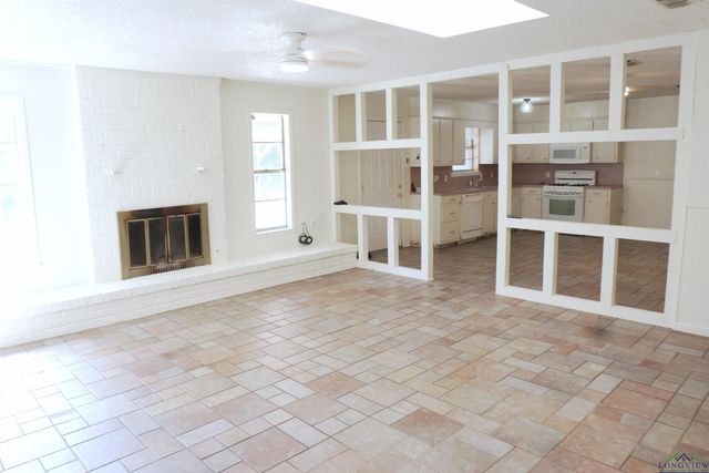 5889 State Hwy 300, Longview, TX 75604