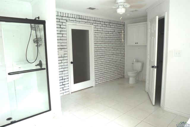 5889 State Hwy 300, Longview, TX 75604