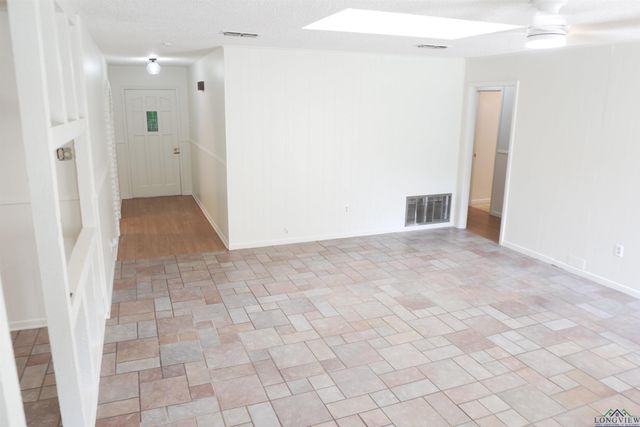 5889 State Hwy 300, Longview, TX 75604