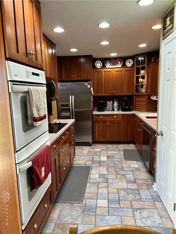 7575 Turtle Creek Drive, Dayton, OH 45414
