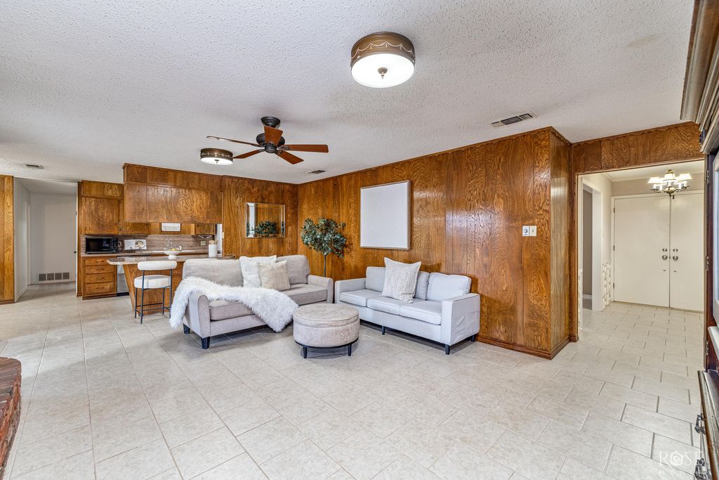 Image 11 of property listing at 3141 Chatterton Drive, San Angelo, TX 76904