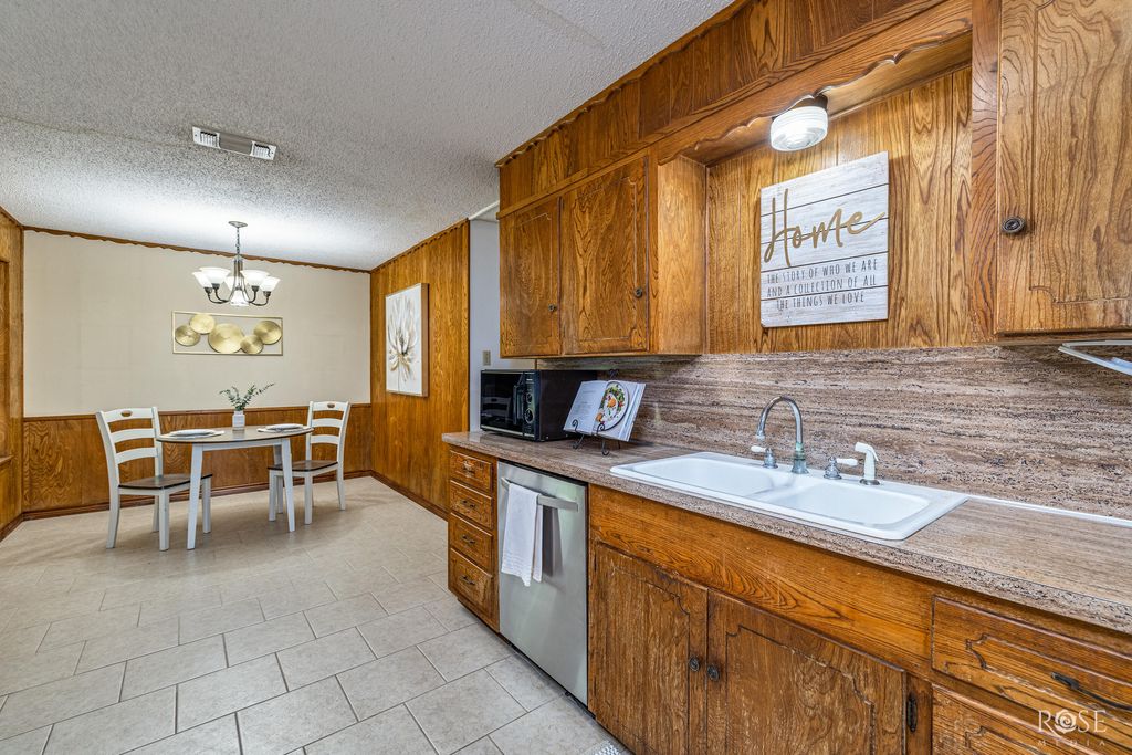 Image 17 of property listing at 3141 Chatterton Drive, San Angelo, TX 76904