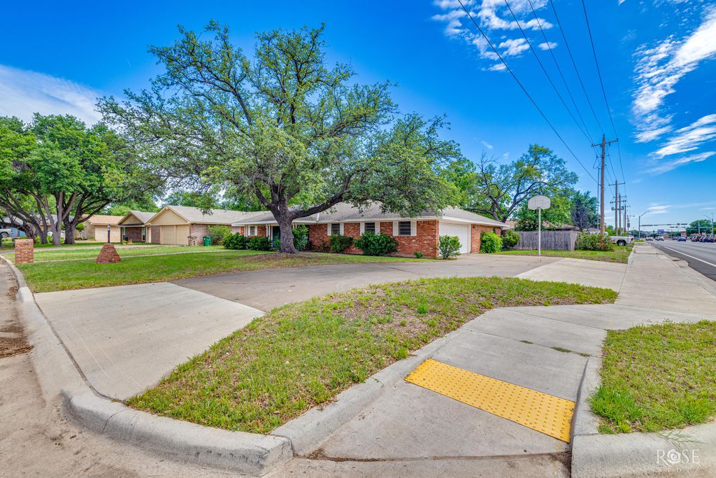 Image 3 of property listing at 3141 Chatterton Drive, San Angelo, TX 76904