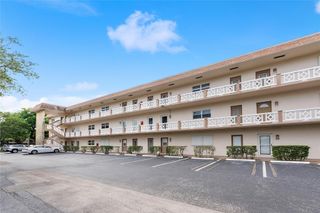 3405 NW 48th Ave 401, Lauderdale Lakes, FL 33319