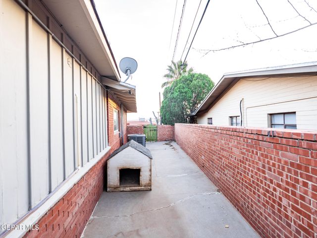 5109 Garry Owen Road, El Paso, TX 79903