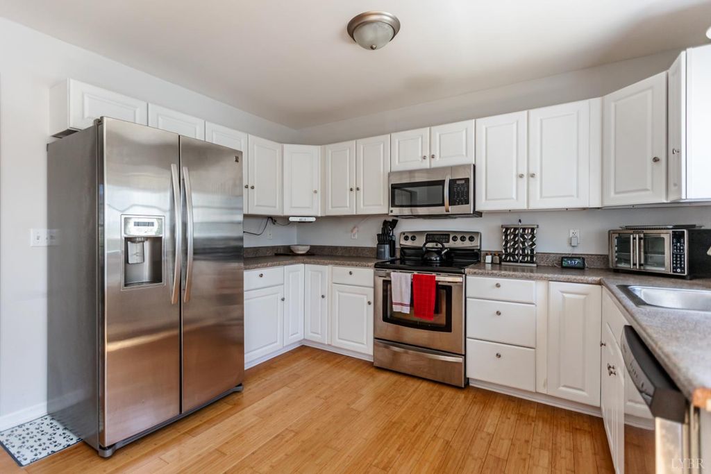 Image 14 of property listing at 396 Rocks Church Road, Pamplin, VA 23958