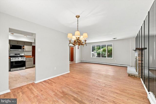 1035 W ALLENS LN, Philadelphia, PA 19119