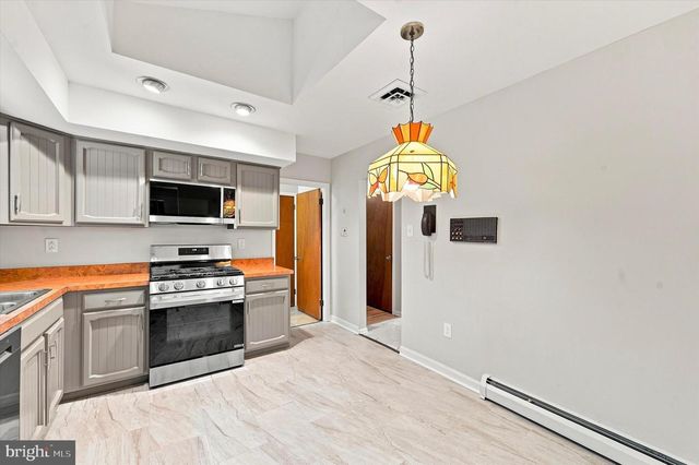 1035 W ALLENS LN, Philadelphia, PA 19119