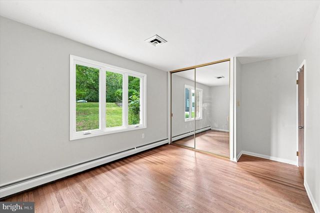 1035 W ALLENS LN, Philadelphia, PA 19119