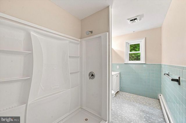 1035 W ALLENS LN, Philadelphia, PA 19119