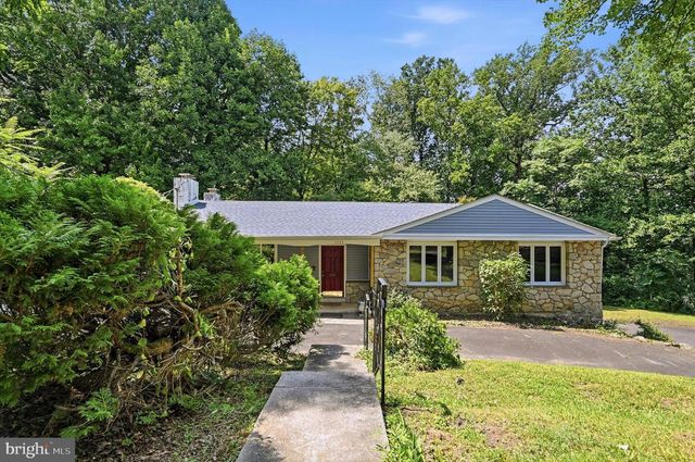 1035 W ALLENS LN, Philadelphia, PA 19119