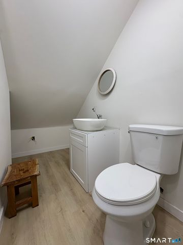 1787 Stratfield Road B, Fairfield, CT 06825