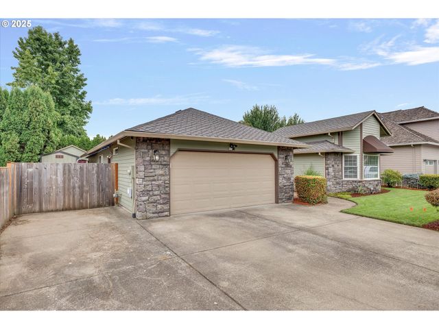 312 Ne 14TH Ave, Canby, OR 97013