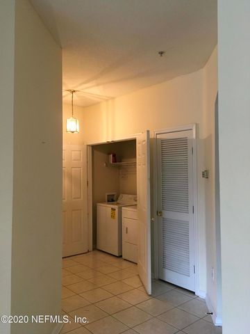 10550 BAYMEADOWS Road 806, Jacksonville, FL 32256