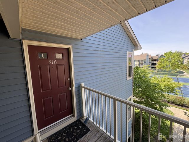 316 Cozzens Court, East Brunswick, NJ 08816