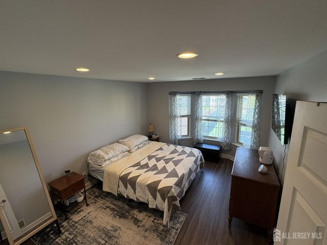 316 Cozzens Court, East Brunswick, NJ 08816