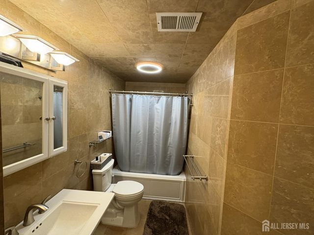 316 Cozzens Court, East Brunswick, NJ 08816