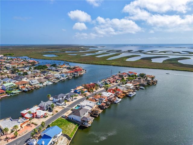 13729 Cayo Cantiles St, Corpus Christi, TX 78418